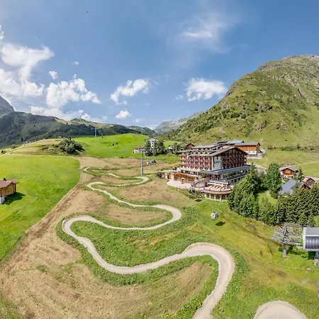 Hotel Almhof-2