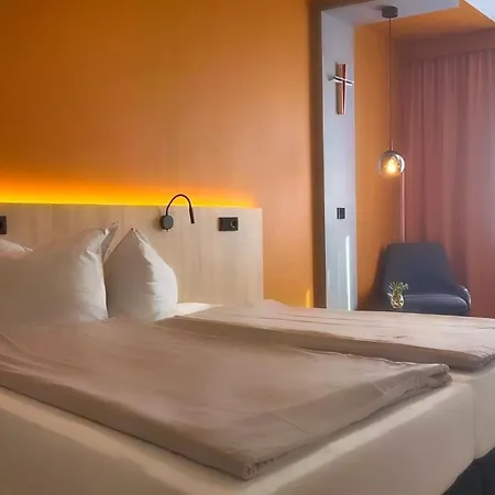 Heinrich Pesch Hotel-2