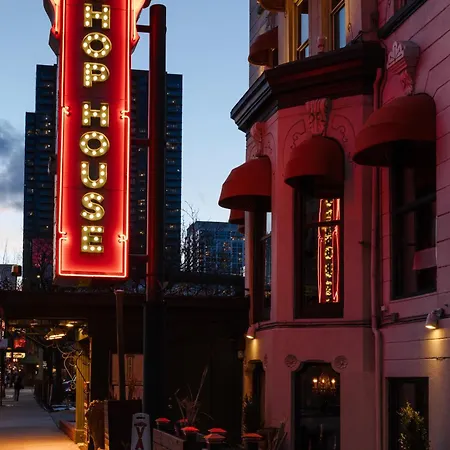 Found Chicago Powered By Sonder-2