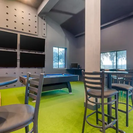 Spot X Hotel Tampa - Wesley Chapel By The Red Collection-3