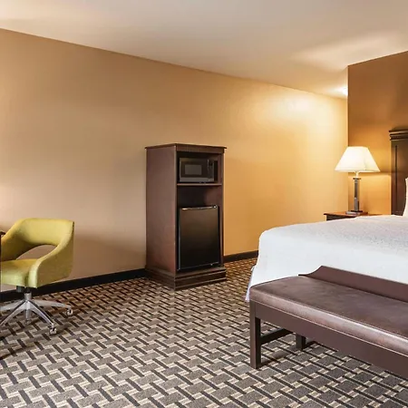 Hampton Inn & Suites Pine Bluff-3