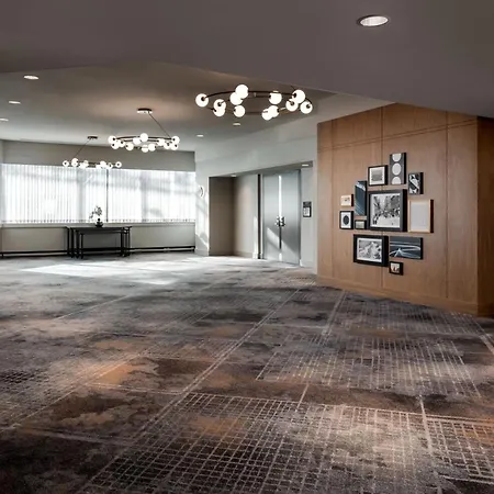 Sheraton Gateway Hotel In Toronto International Airport-3