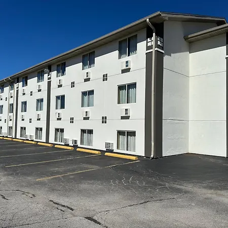 Super 8 By Wyndham Bloomington Normal-3