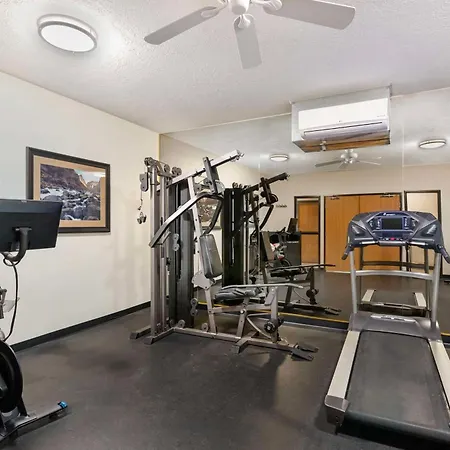 Best Western Plus Eagleridge Inn & Suites-3