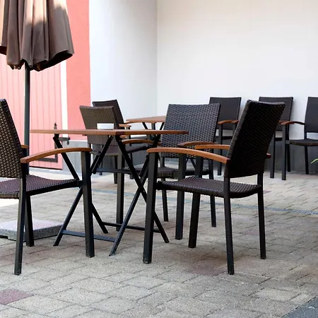 Hotel Garni Goldene Traube-3