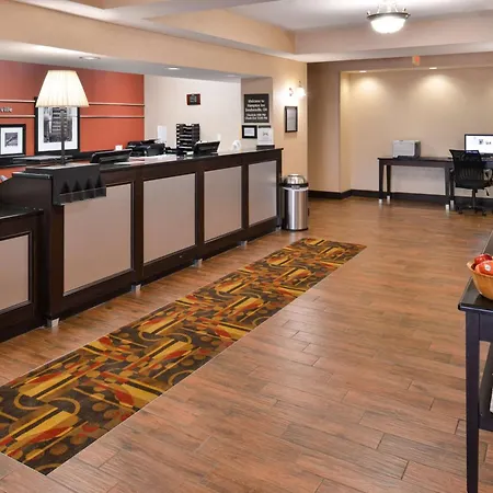Wingate By Wyndham Steubenville-3