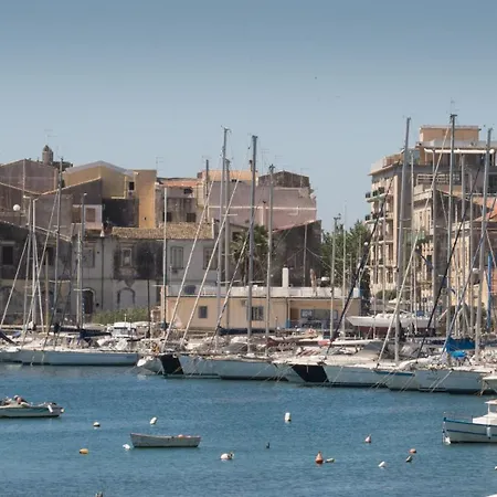 Boutique Hotel Molo Santa Lucia-2
