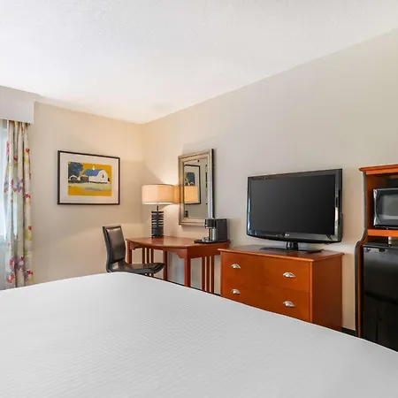 Best Western Plus University Park Inn & Suites-2