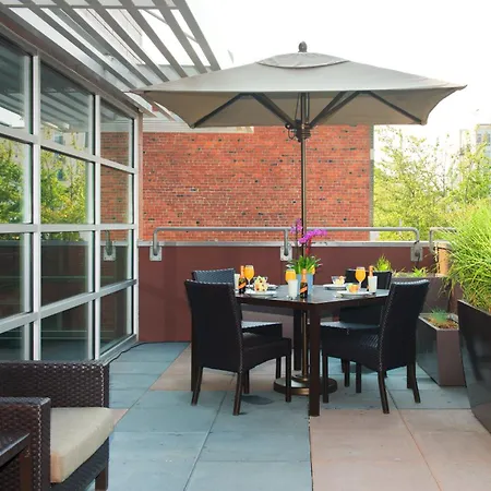 Courtyard By Marriott Seattle Everett Downtown-3