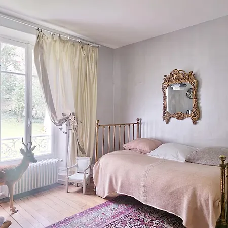 Maison Stella Cadente, Maison d'hôtes Artistique et Jardin à Provins-2