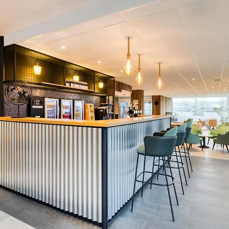 B&B Hotel Mons Gare-2