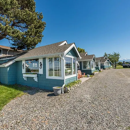 Juan De Fuca Waterfront Hotel & Cottages-2