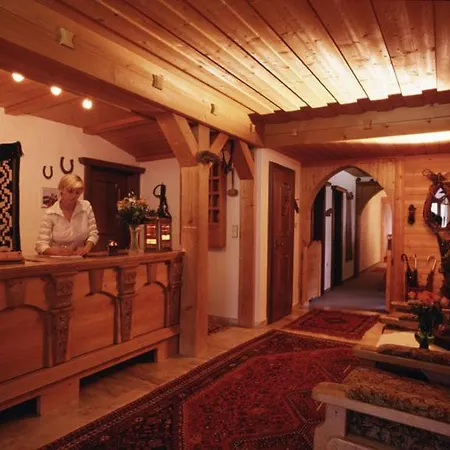 Hotel Garni Ernst Falch-3