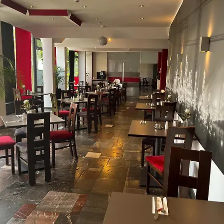 SKYHOTEL Merseburg-3