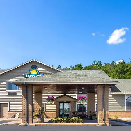 Days Inn By Wyndham Iron Mountain-2