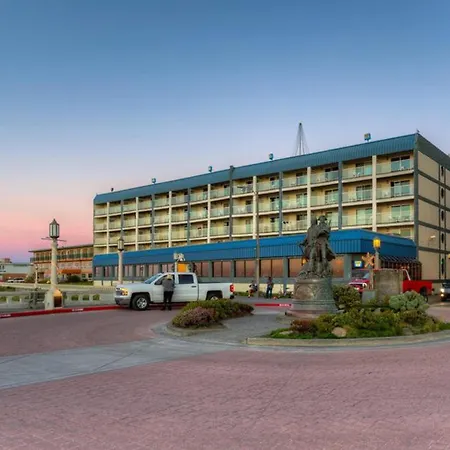 Promenade Inn & Suites Oceanfront-3