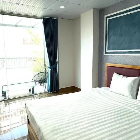 Holiday Suites Hotel & Spa-2