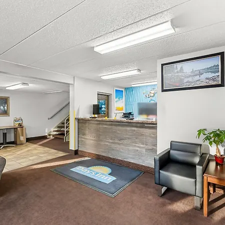 Days Inn By Wyndham Sioux Falls-3