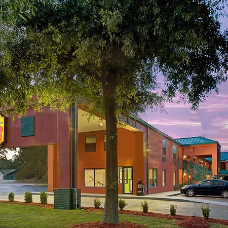 Super 8 By Wyndham Gainesville-2