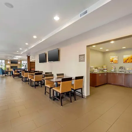 Comfort Inn & Suites-2