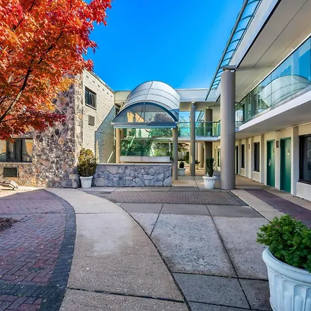 Brandywine Valley Inn Surestay Plus By Best Western-2