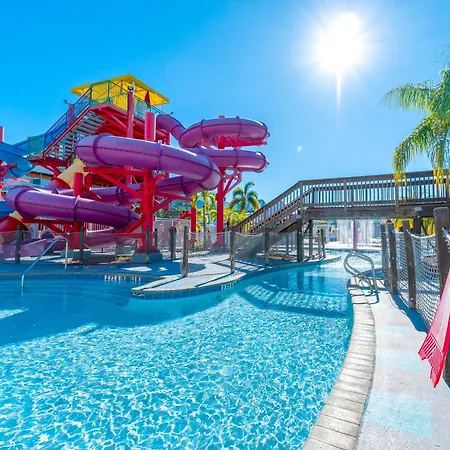 Ramada By Wyndham Flamingo Water Park-3