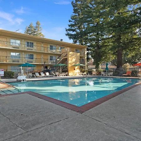 Howard Johnson By Wyndham Sacramento Downtown-2