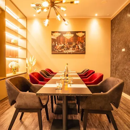Plaza Premium Heidelberg-3