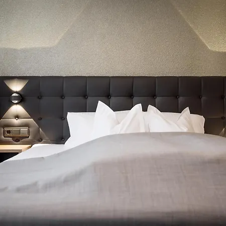 Regina Hotelsuites-3