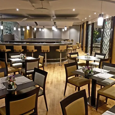 Nash Suites Airport Hotel-3