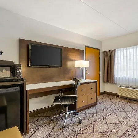 Best Western Plus Longbranch Hotel & Convention Center-2