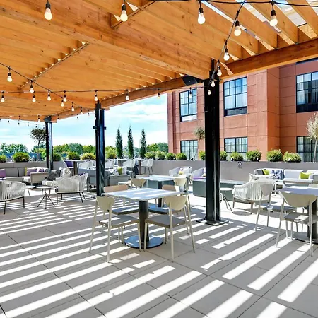 Courtyard By Marriott Manhattan Aggieville-3