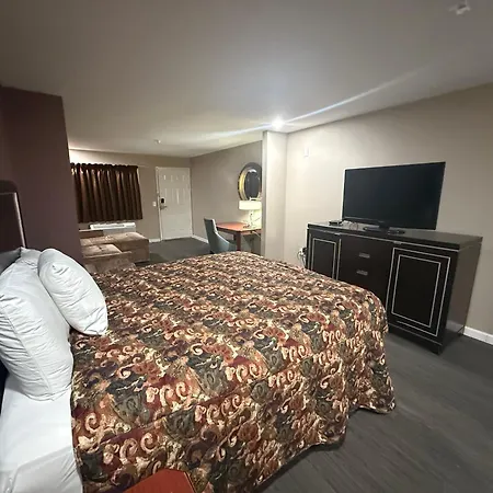 Magnolia Bay Hotel & Suites-3
