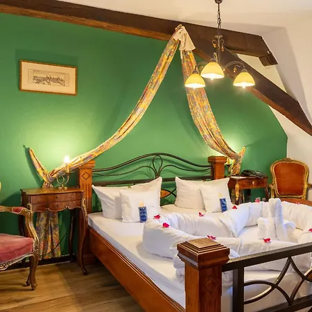 Hotel Burg Trendelburg-3
