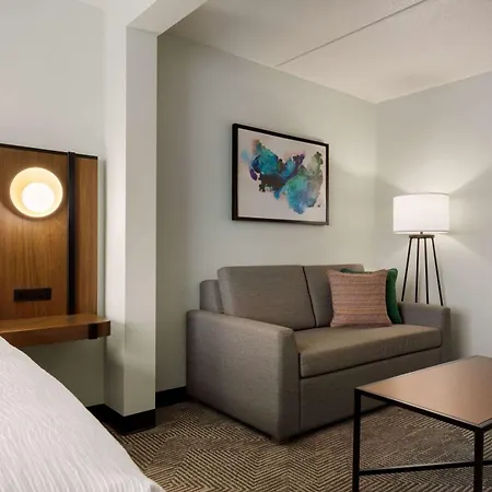 Wingate By Wyndham Green Bay-3