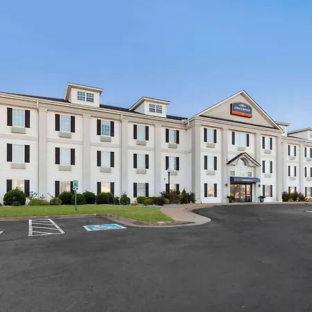Howard Johnson By Wyndham Jackson-3
