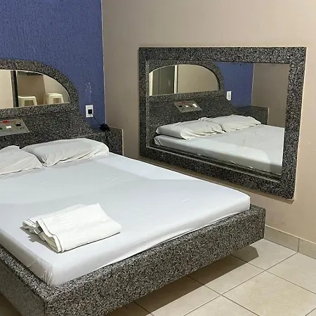 Alamo Motel-2