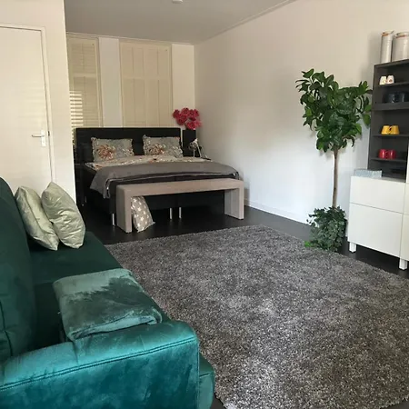 Top Bed And Breakfast-3