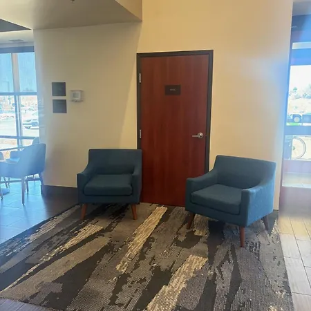 Mainstay Suites Near Denver Downtown-3