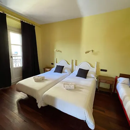 Hostal Esmeralda-2