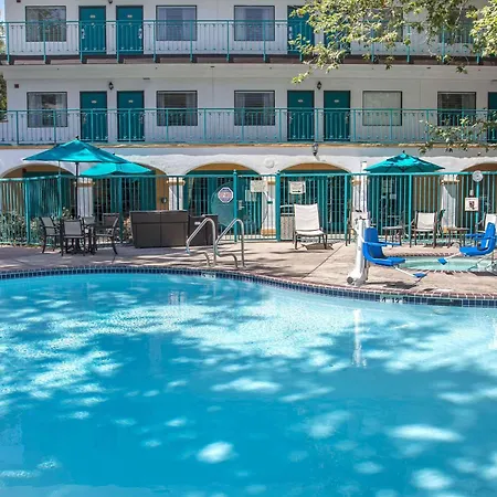 Quality Suites Downtown San Luis Obispo-3