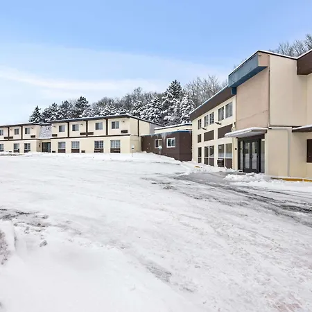 Econo Lodge Manistee-2