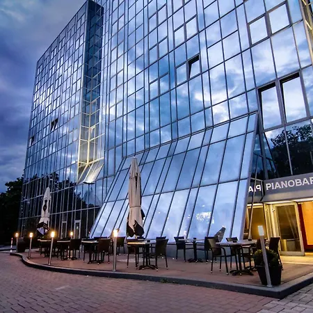 Plaza Premium Darmstadt-3
