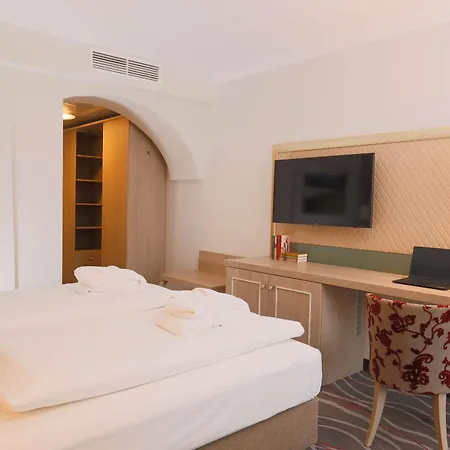 Best Western Premier Bayerischer Hof Miesbach-3
