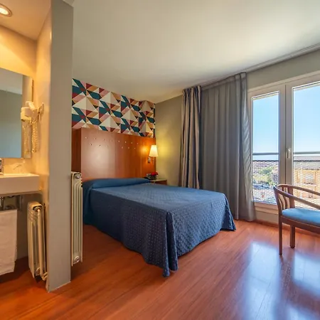 Hotel J. Balmes Vic-3