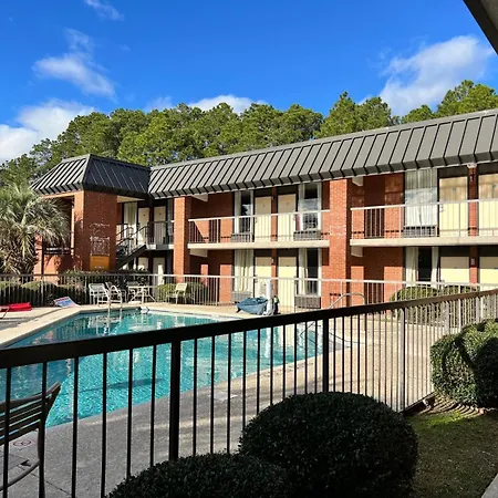 Days Inn By Wyndham Statesboro-3