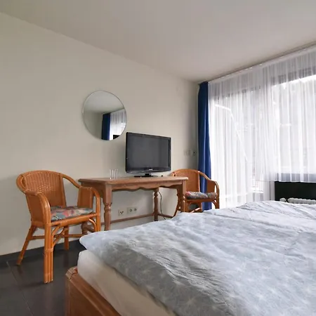 Hotel Central Garni-3