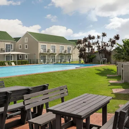 Protea Hotel By Marriott Stellenbosch & Conference Centre-3
