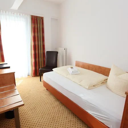 Hotel am Holzhafen-2