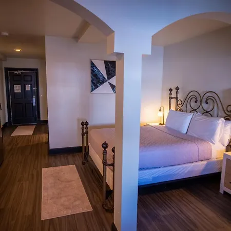 Nuk'S Executive Suites-2